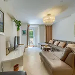 Apartmán Comfortable Obad, 4 Min Walk To Znjan