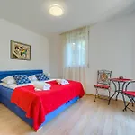 Comfortable Obad, 4 Min Walk To Znjan Split
