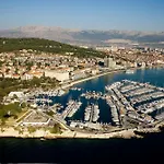 Comfortable Obad, 4 Min Walk To Znjan *