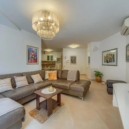 Apartman Comfortable Obad, 4 Min Walk To Znjan
