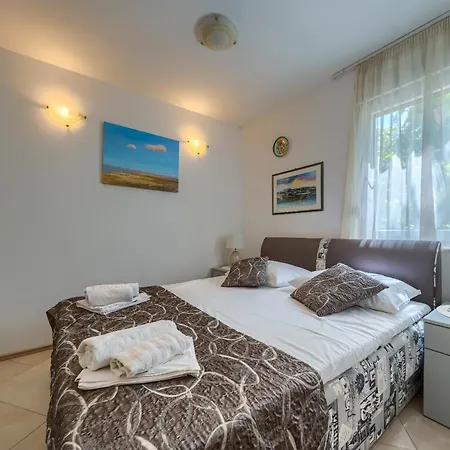 Apartman Comfortable Obad, 4 Min Walk To Znjan Split