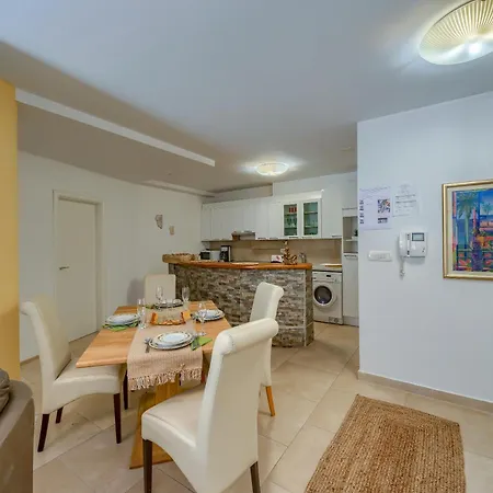 Apartman Comfortable Obad, 4 Min Walk To Znjan *