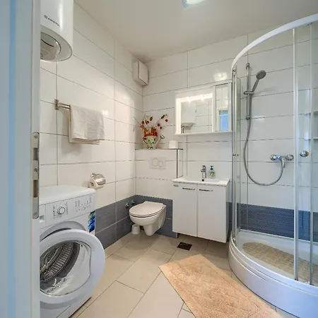 Apartman Comfortable Obad, 4 Min Walk To Znjan *