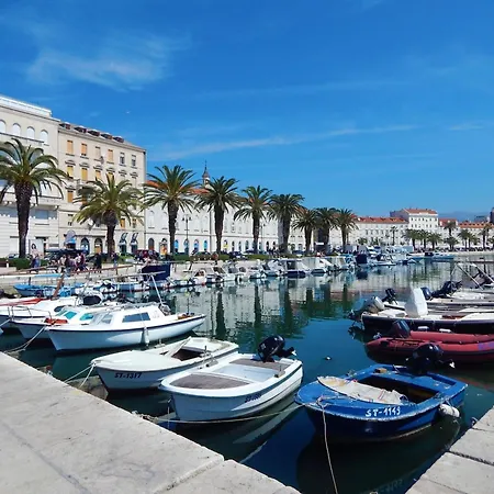 Apartmán Comfortable Obad, 4 Min Walk To Znjan Split
