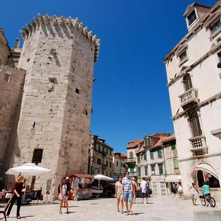 Apartmán Comfortable Obad, 4 Min Walk To Znjan Split