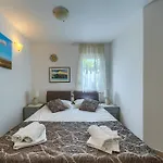 Comfortable Obad, 4 Min Walk To Znjan Appartement